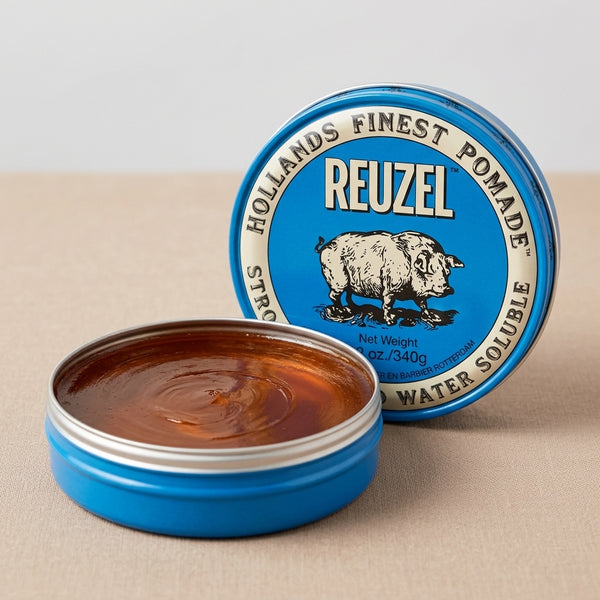Reuzel Blue Pomade, åben krukke med indhold