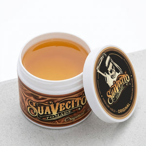Suavecito Original Hold Pomade, åben krukke med indhold