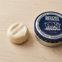 Reuzel Fiber Pomade - nærbillede af tekstur