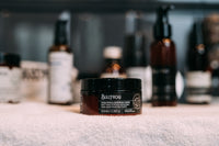 Bullfrog Strong Adhesion Matte Wax - pot op handdoek met producten op achtergrond