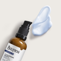 Bullfrog Mild Aftershave Fluid - flacon met lichtblauwe textuurveeg ernaast