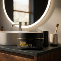 BARBER BARBER Nine To Five Styling Clay 100g - potje op wastafel bij ronde spiegel en waskom