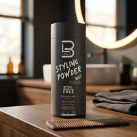 Level3 Styling Powder - strooibus op houten blad met kam en grijze handdoek