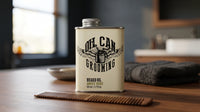 Oil Can Grooming Baardolie Angels' Share - blik in badkamer met houten kam